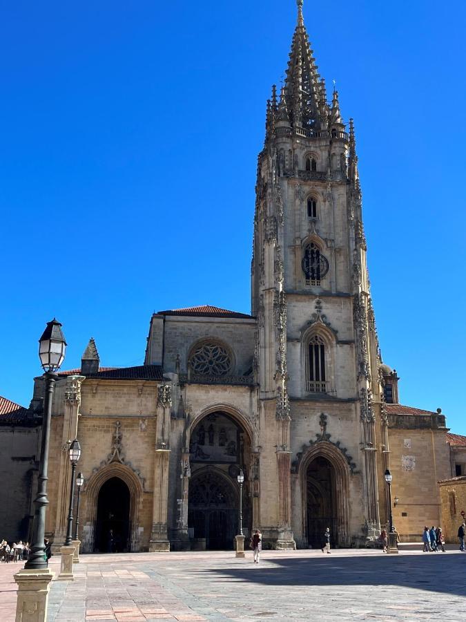 Apartamento Wamba - La Catedral Oviedo Bagian luar foto
