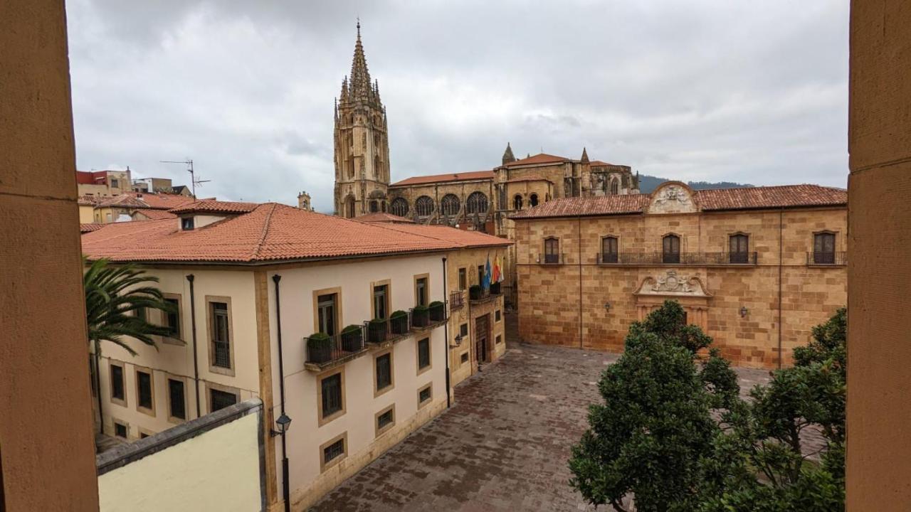 Apartamento Wamba - La Catedral Oviedo Bagian luar foto